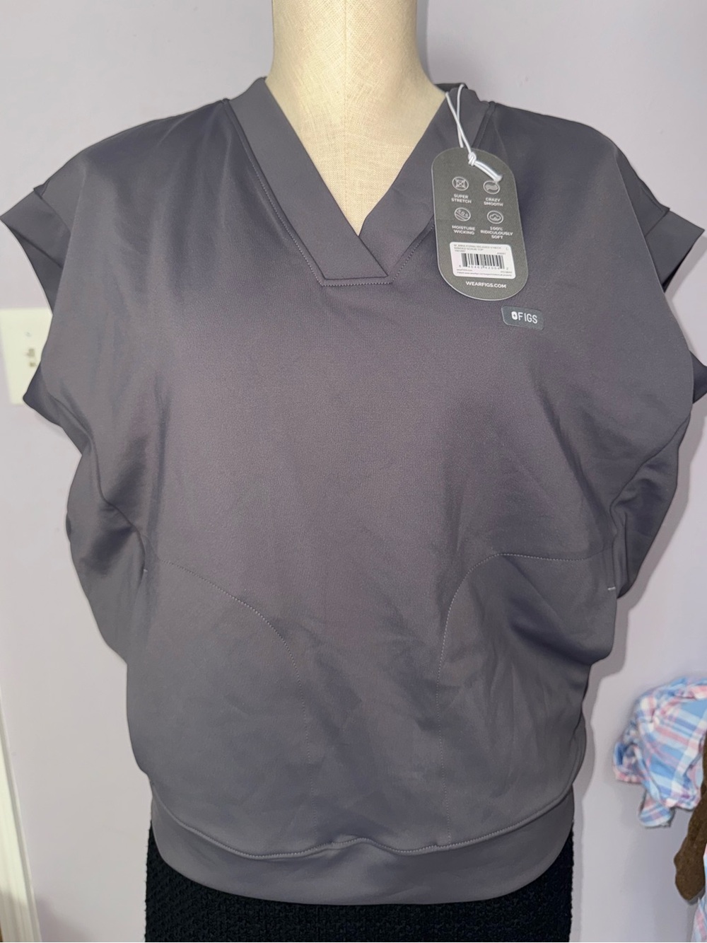 NWT FIGS Mira FORMx Banded Scrub Top Charcoal Women’s L